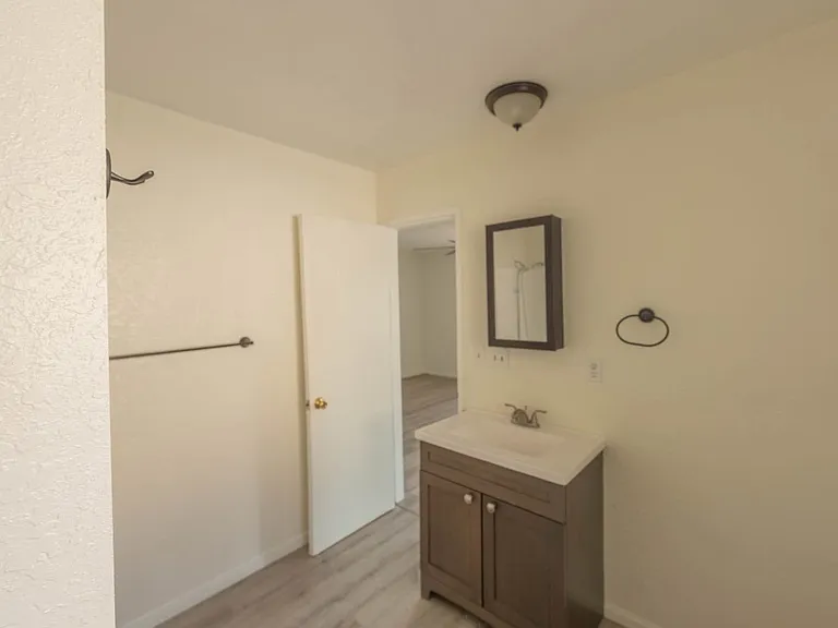 220 N Myers St #B — Photo 10