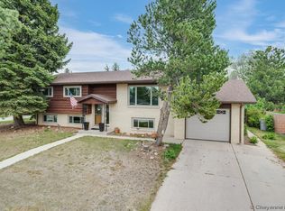 828 Creighton St, Cheyenne, WY 82009