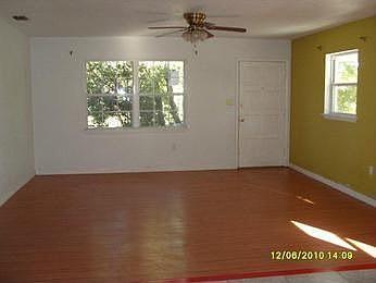 2nd image of 2467 King Richard Rd #R