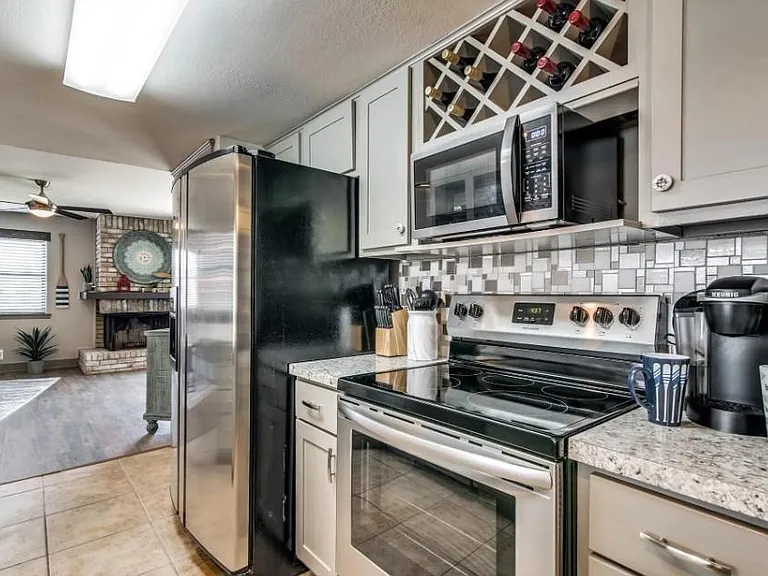 440 Yacht Club Dr #F — Photo 2