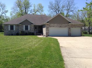 1475 W Ravina Park Rd, Decatur, IL 62526