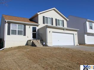 10906 Black St, Omaha, NE 68142