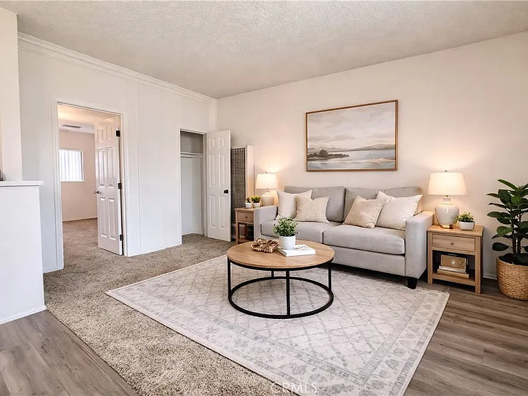 1820 W Sallie Ln #6 — Photo 4