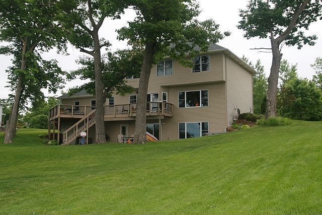 Level Slope to Lakeshore