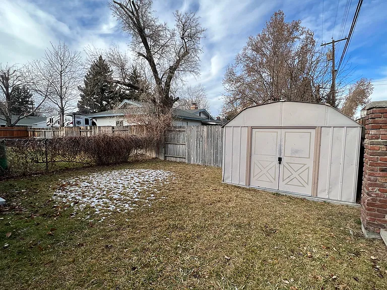 880 Tyler Way — Photo 17