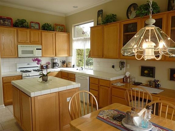 4th image of 7260 Lost Lake Ln