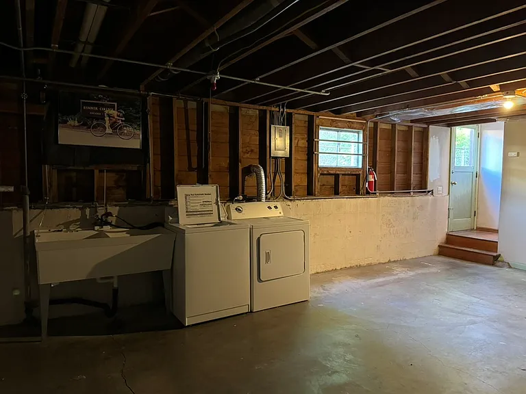 1328 NE 55th Ave — Photo 24