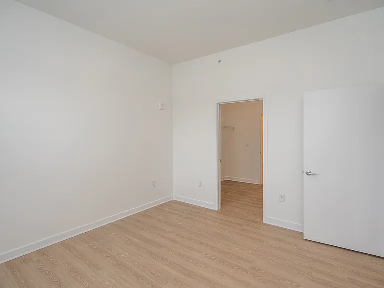 Wrighthaven Square Apartments — Photo 40