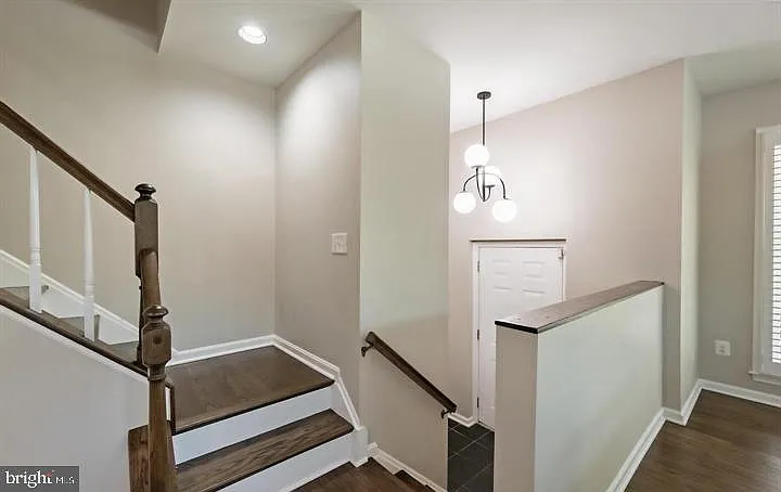 3 bed, 2.5 bath, 1604 sqft, $5,700 — Photo 4