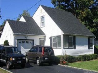 20 Camp Rd, Massapequa, NY 11758