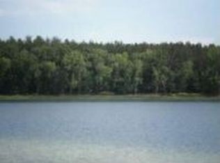 8742 Edgewater Dr, Amherst Junction, WI 54407