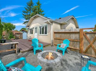 1401 Lakeway Dr, Bellingham, WA 98229