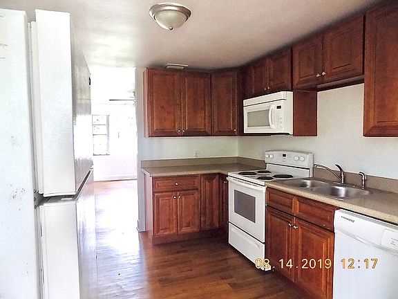 3rd image of 167 Center St