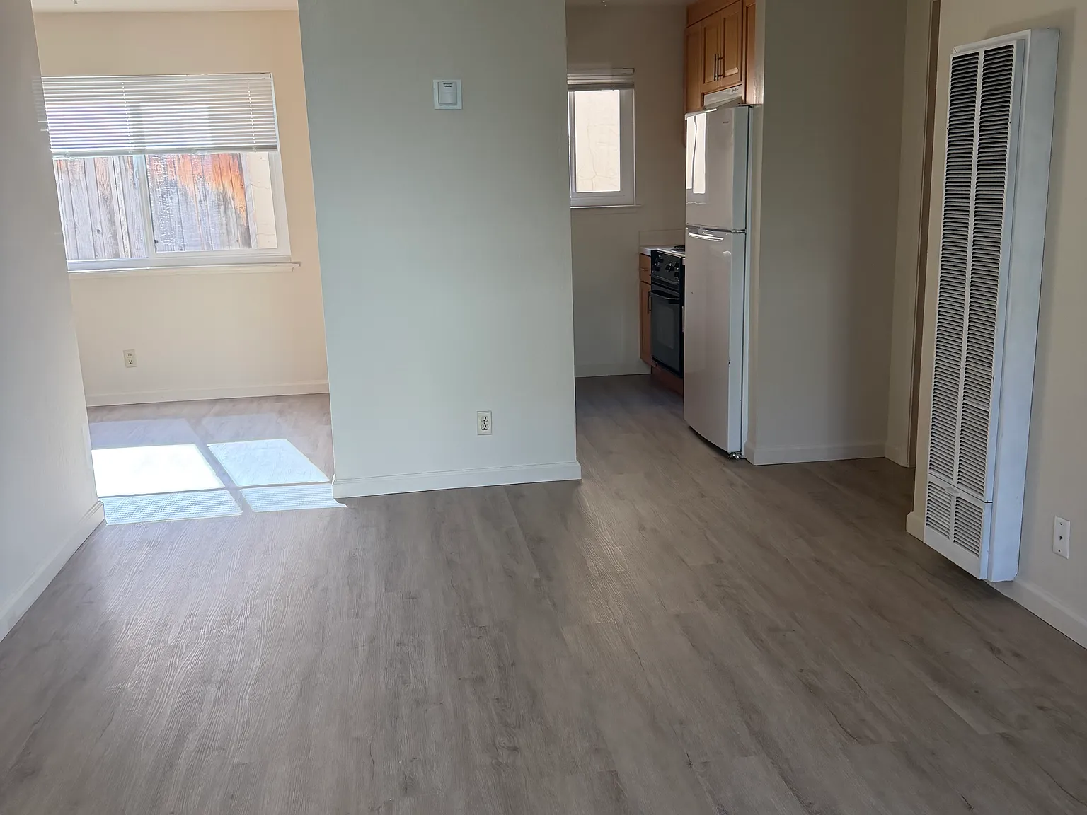 370 Clay St — Photo 4