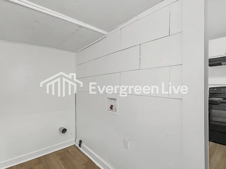 425 Lenard Ave — Photo 14
