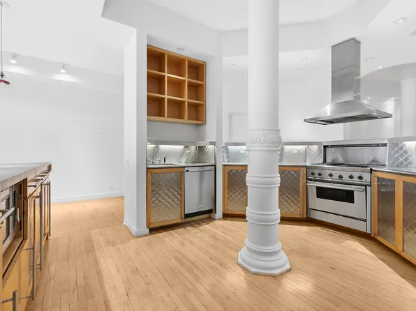 35 East 12th Street 2AB image 3 of 14