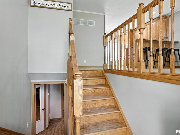 3rd image of 3394 Clearwater Dr