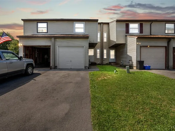 5423 Borgase Ln, Clay, NY 13041