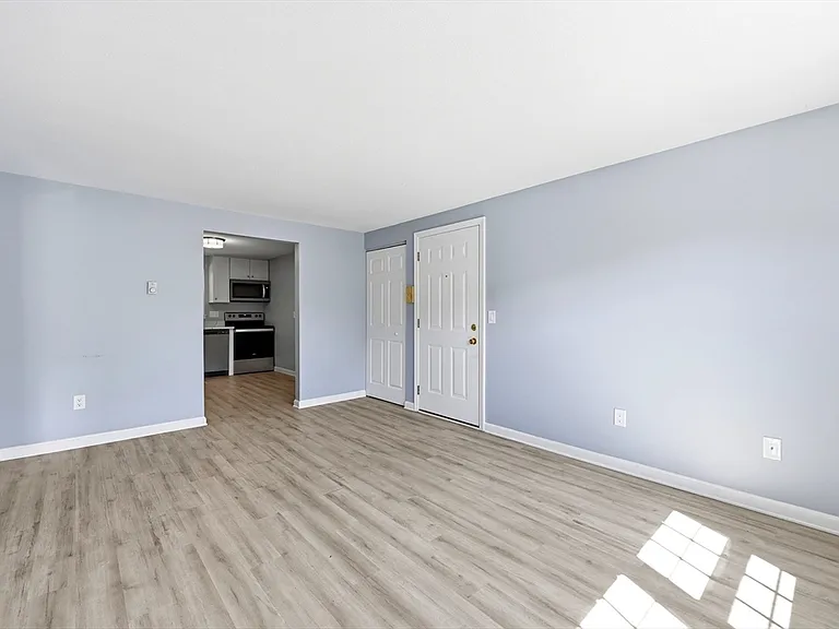 8 Maple Crest Cir #C — Photo 16