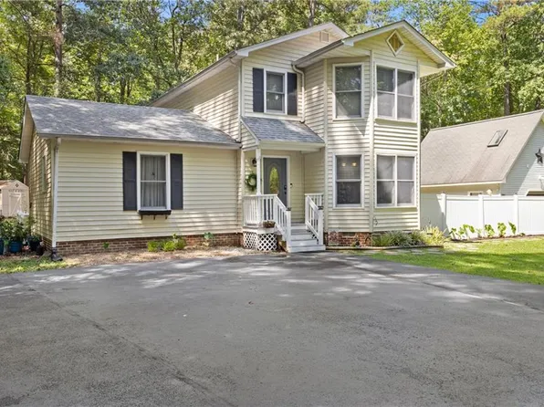 9614 Spring Branch Dr, North, VA 23128