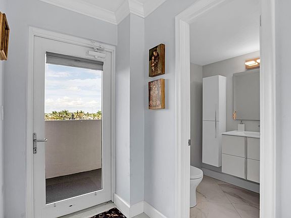 4th image of 2200 NE 33rd Avenue #5C