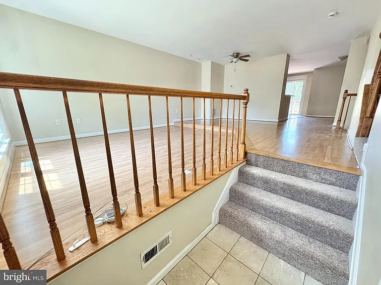 704 Stafford Glen Ct — Photo 12