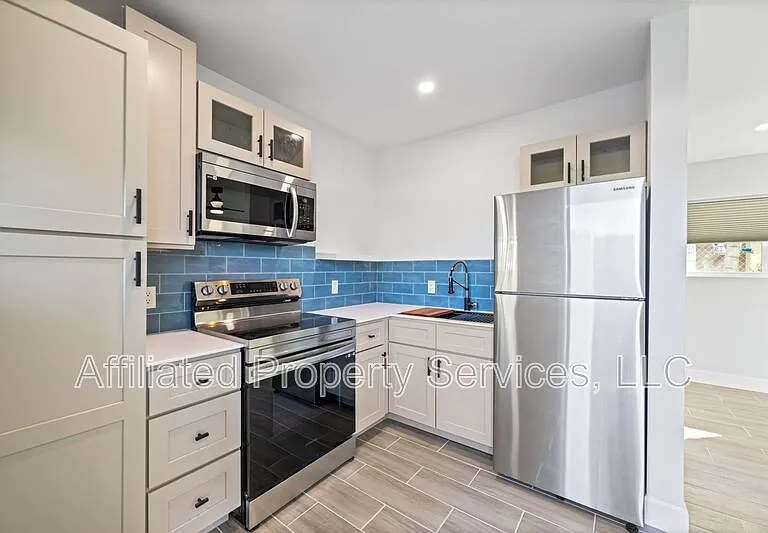 3012 Broadway #104 — Photo 6