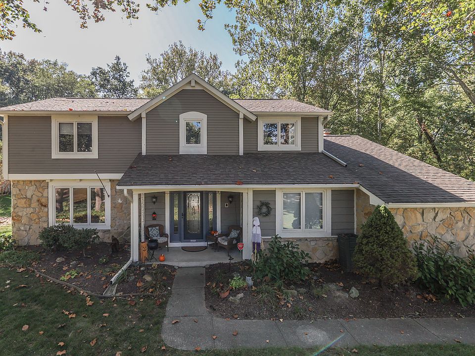 1st image of 519 Canterbury Ct