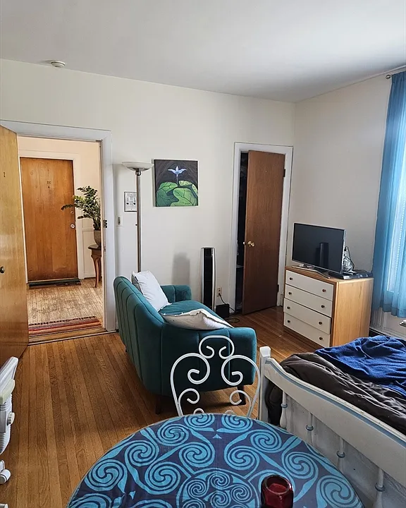 89 Englewood Ave #2