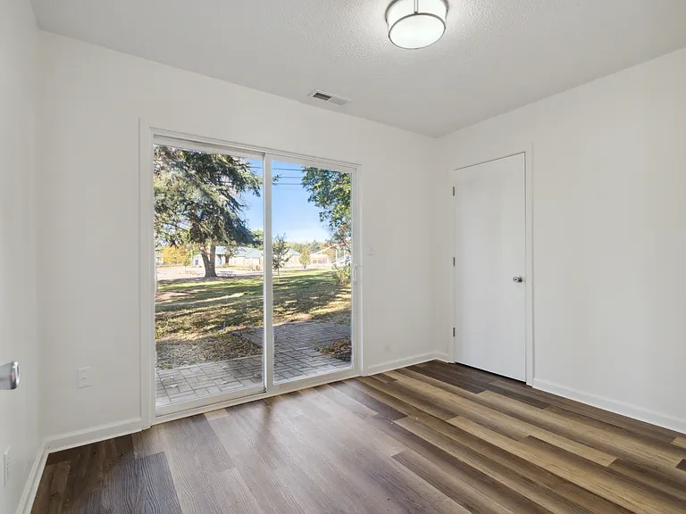706 14th Ave — Photo 12