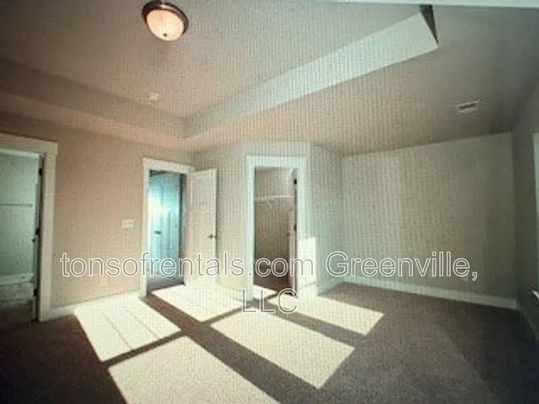 437 Pangel Ln — Photo 8
