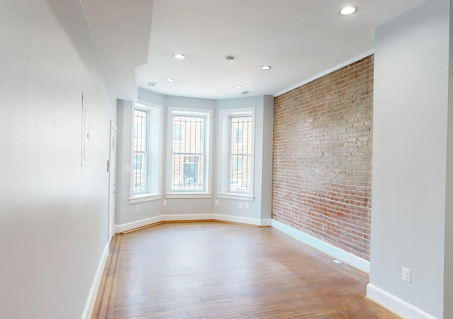 2 bed, 1100 sqft, $2,899 — Photo 1