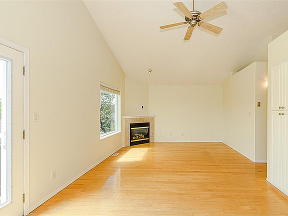 4th image of 2680 Millpond Ter