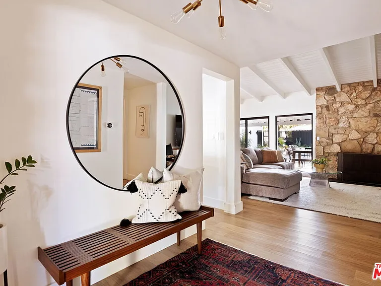 4735 Degovia Ave — Photo 6