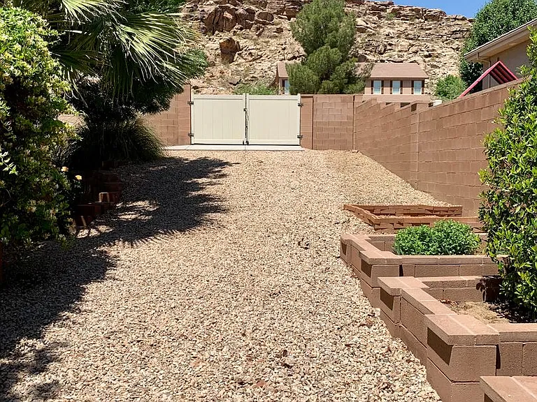 2276 E Greystone Dr — Photo 5