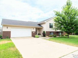 6808 S Mogen Ave, Sioux Falls, SD 57108