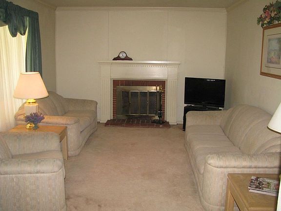3rd image of 6412 Steiner Dr