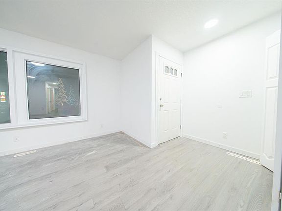 4th image of 5402 54th Ave