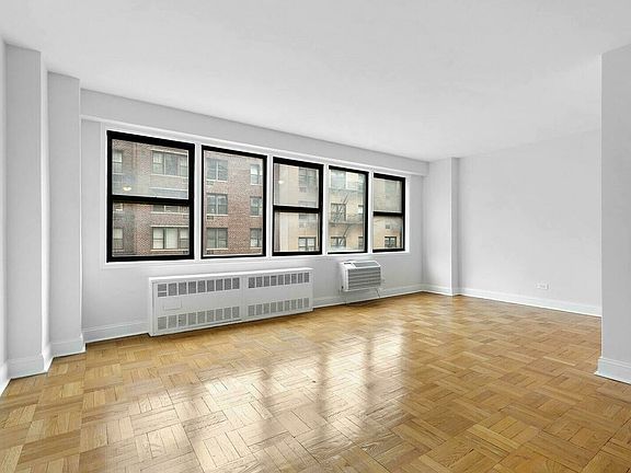 3rd image of 200 E 15th St APT 5K