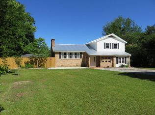 33 Davis Bayou Cres, Ocean Springs, MS 39564