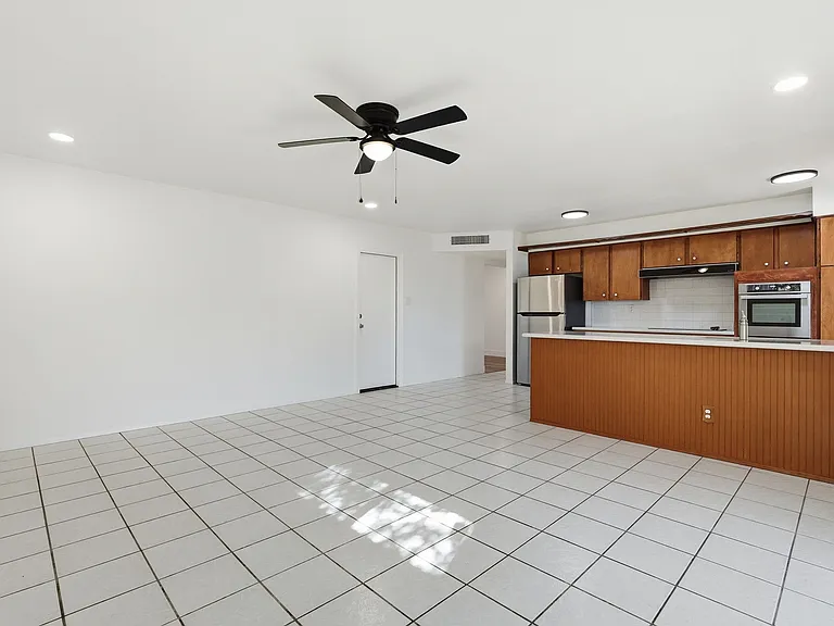 209 E Cairo Dr — Photo 8