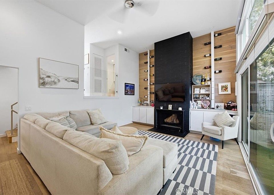 1st image of 1915 Rockefeller Ln Unit E