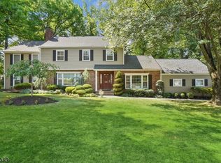 1 Hiawatha Dr, Westfield, NJ 07090