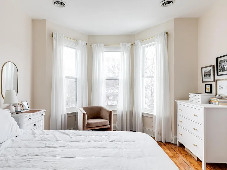 2206 E Marshall St — Photo 16