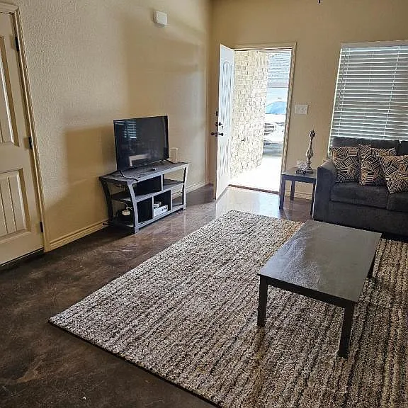 1315 Greens Private Dr — Photo 4