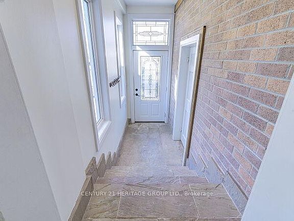 2nd image of 187 Currey Cres