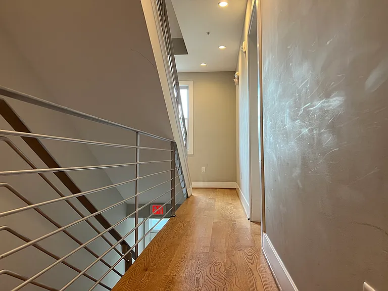 1209 G St SE #8 — Photo 25