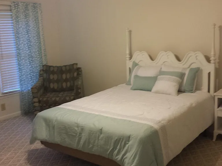 126 W Victoria Ct #B — Photo 3