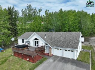 1522 Farmers Loop Rd, Fairbanks, AK 99709
