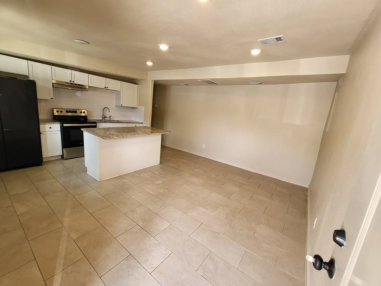 2 bed, 760 sqft, $1,090 — Photo 1